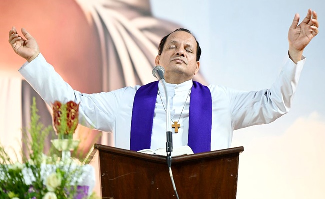 Konkani Retreat begins at Divine Mercy Church, Mira Bhayandar: The Lord’s promise never disapp